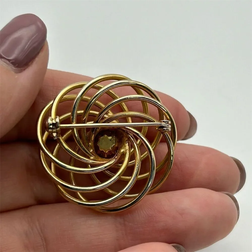 Vintage Round Swirl Textured Gold Tone Brooch with Genuine Pearl Classic Elegant